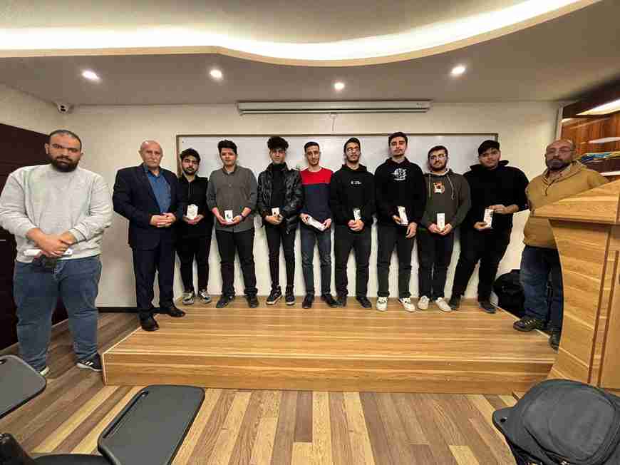 مراسم اهدا جوایز به نفرات برتر نوبت اول دبیرستان پژوهندگان علم